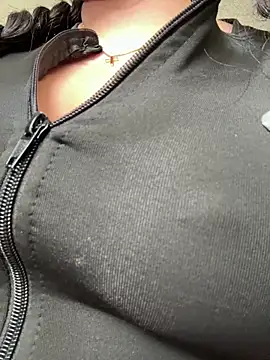 Webcam Model (Yui-Ch06)  is live.Free join now!