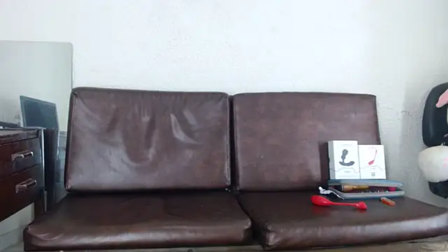 Courtney_Valeria webcam