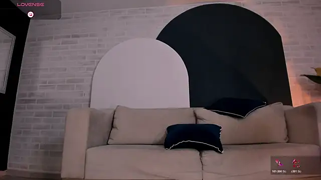 IsabellaMoreau webcam