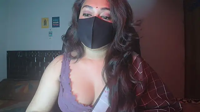 queen_angel67 (F young) - ice on boobs