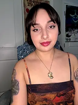 CharmingMaddie webcam