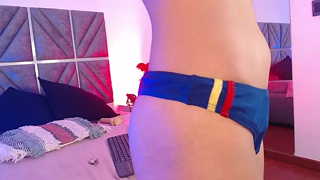 Laura_Dicardy webcam