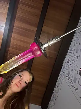 LittleChaosQueen webcam