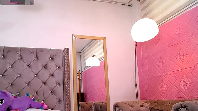 _CharlotteMiller_ webcam