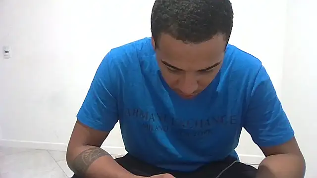 JUNINHOLEKEJR webcam