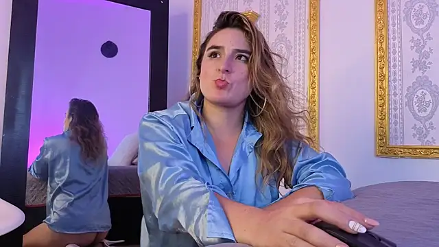 CandyQueenGold webcam