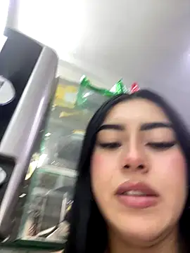 Webcam Model (emily_22x)  is live.Free join now!