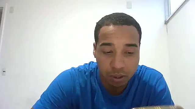 JUNINHOLEKEJR webcam