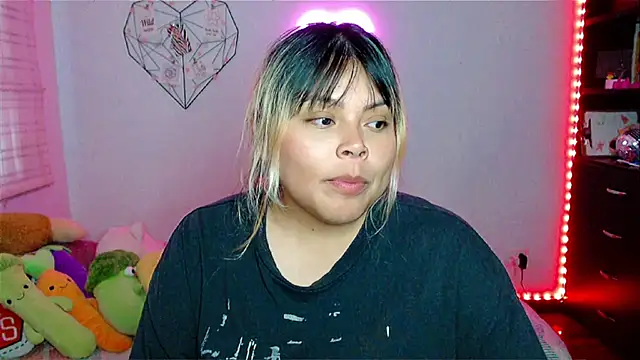 EllieMoonX webcam