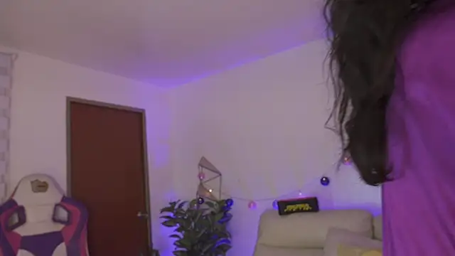 Enola_Holmes_ webcam