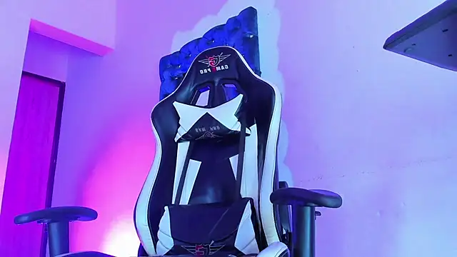 kingoftheuniverse888 webcam