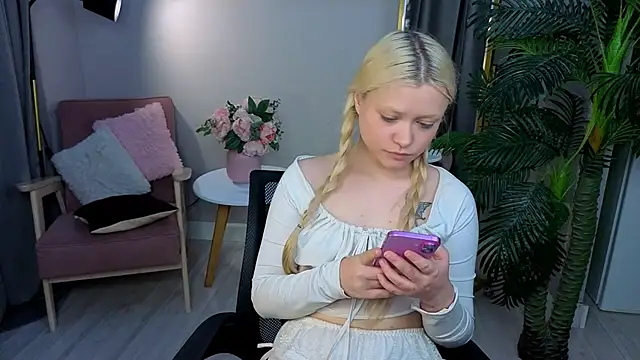 Millie_Vanillies webcam