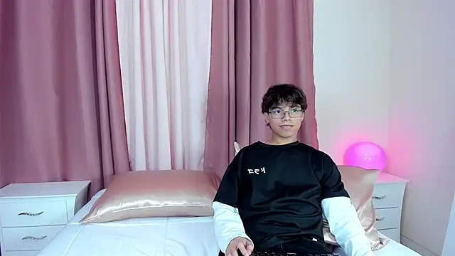 Honeymoon_sariel webcam