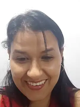 Webcam Model (elena_jonees)  is live.Free join now!