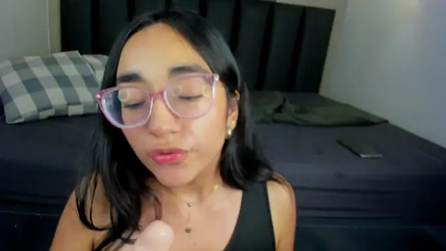 NicoletCherry__ webcam