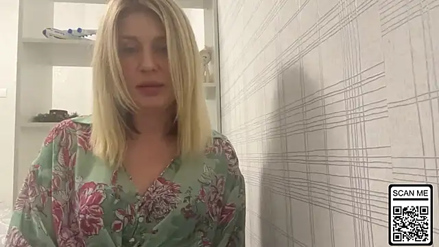 Blondie_xoxoxo webcam