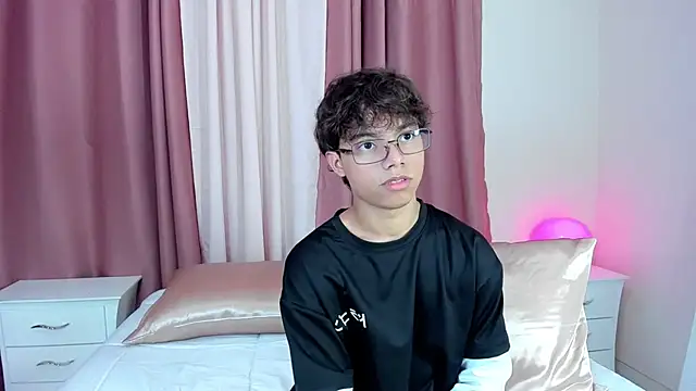 Honeymoon_sariel webcam