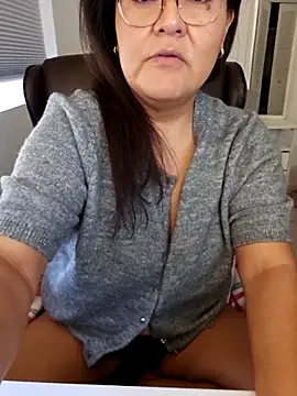 Webcam Model (sw33th3art)  is live.Free join now!