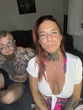 SexyInkedMiilfxx webcam