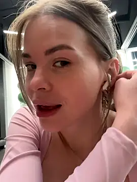 smellsex (F young) - FULL NAKED IN MENS SHOWER ROOM CRAZY