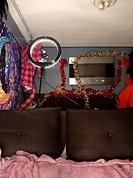 AmazonianMistress webcam