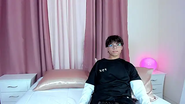 Honeymoon_sariel webcam