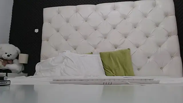 NatalieMirage webcam