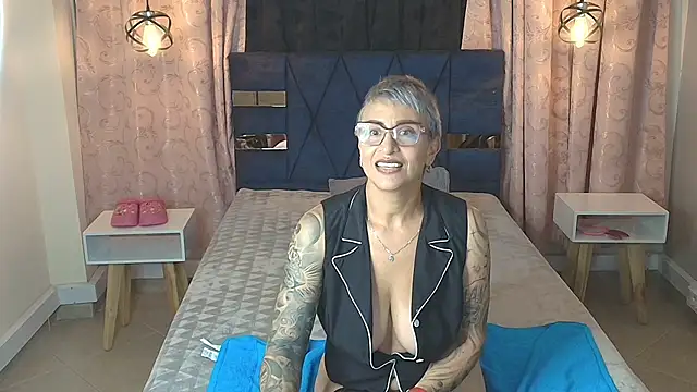 Charlotte__Gray webcam