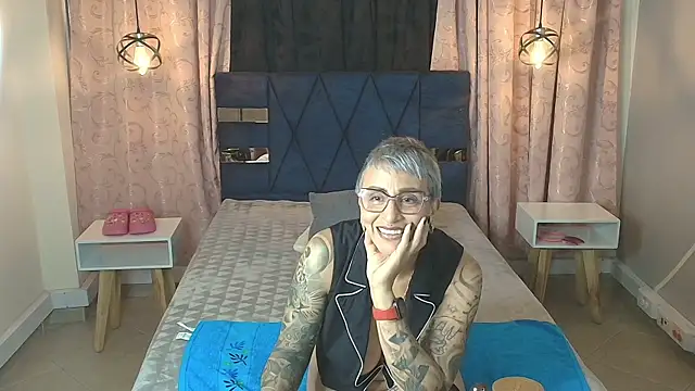 Charlotte__Gray webcam