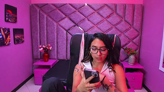 Miaa_Thopmson webcam