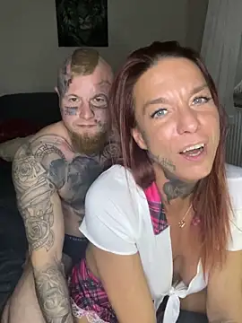 SexyInkedMiilfxx webcam