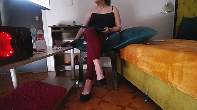 LADY-IN-BLACK webcam