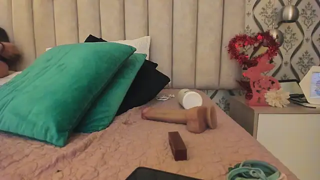 Sky_Junne webcam stripchat model stream image