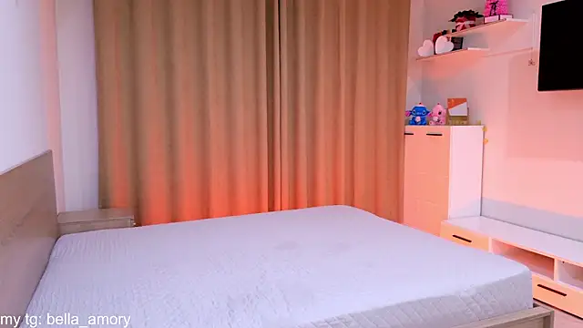 Bella_amory webcam