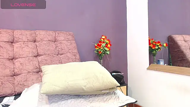 KateWelsin webcam stripchat model stream image