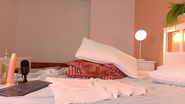 SeleneGibson__ webcam