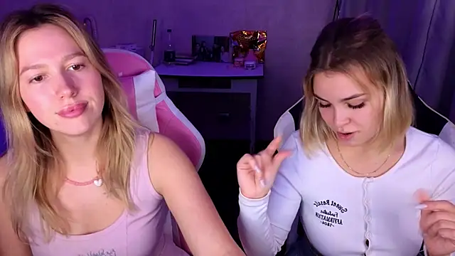 stefany_and_bettany webcam