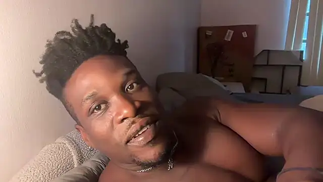 MrDaddyBlackNi9e webcam