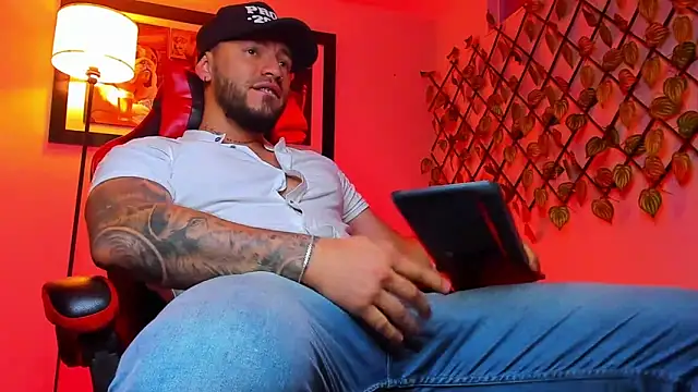 dimitri_masteer - DIMITRI_MASTEER's free webcam - UK Sex Cams