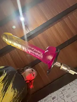 LittleChaosQueen webcam