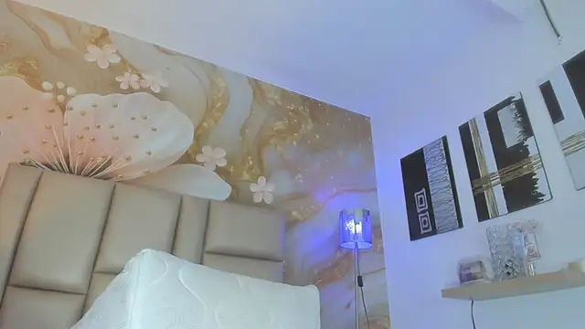 NahomiWalker_ webcam