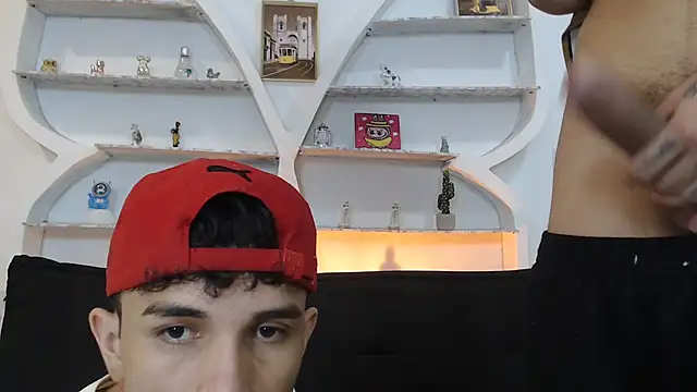 THREE_GUYS_HOT webcam