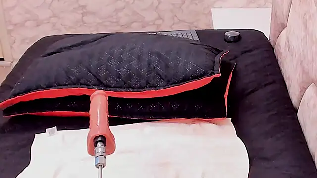 EXOTIC_EBONY_ webcam