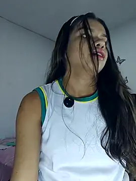 Webcam Model (sophia_ramirez12)  is live.Free join now!