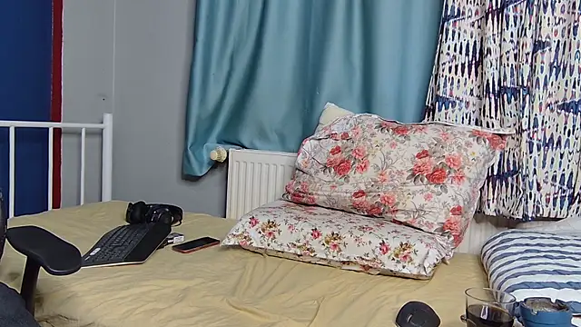 hairybearcb (Ask my age) - Strip me fully naked