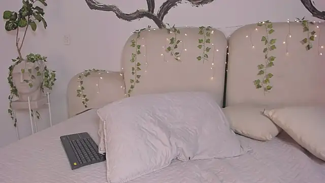 VictoriaMonroee_ webcam