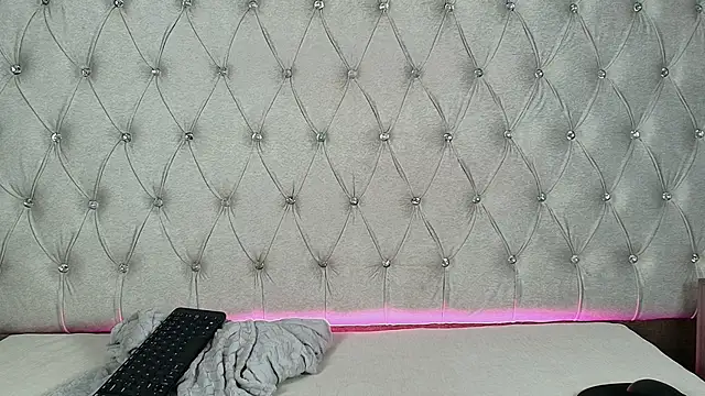 camil_xoticc - Camil_Xoticc's free webcam - UK Sex Cams