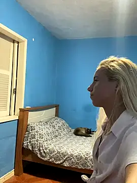 Bruxinha551 Live Webcam on Stripchat