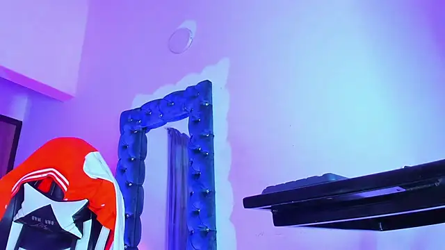 kingoftheuniverse888 webcam