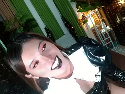 Queen_kendalx19 webcam